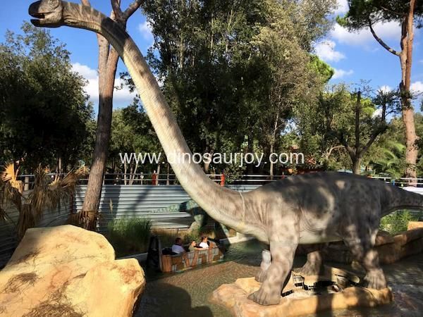 Brachiosaurus in the park