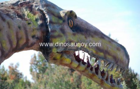 the-head-of-fiberglass-dinosaur